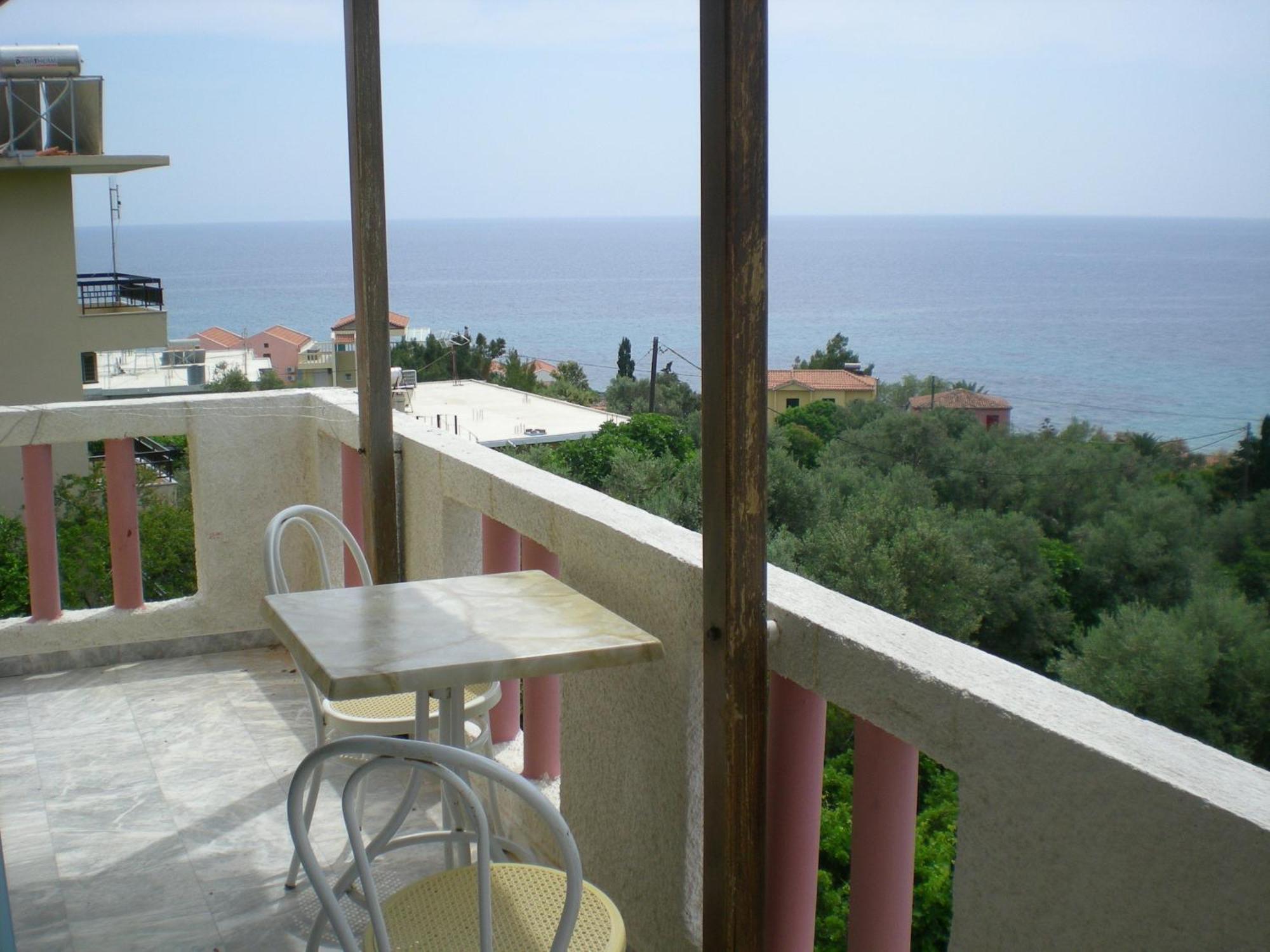 Katerina'S Apartment Plomari Dış mekan fotoğraf